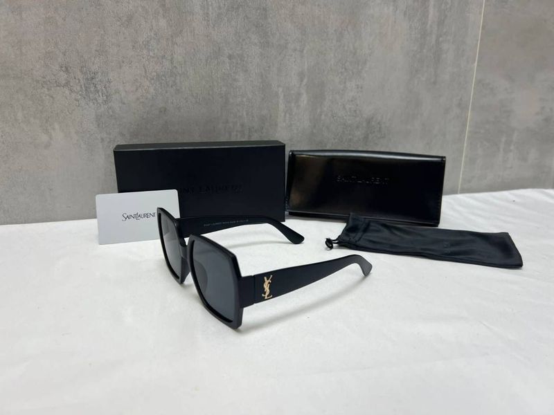 Saint Laurent Black Square Frame Sunglasses Saint Laurent Black Square Frame Sunglasses