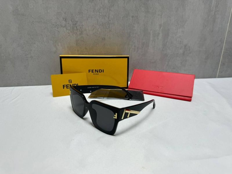 Fendi First One Size Square Frame Black FE Logo Sunglasses Sale UK