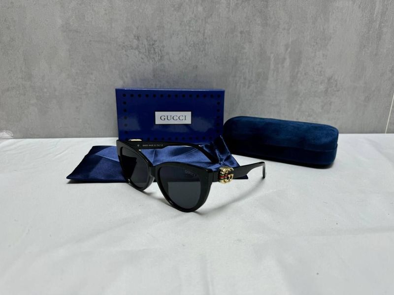 Gucci Cat Eye Logo Black Sunglasses