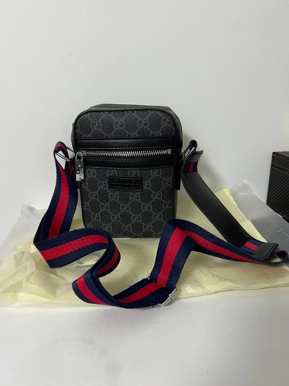 Gucci Men's Mini Messenger Designer Black Shoulder Bag Fake Sale UK Man First Copy Replica Boys Cheap Price Cross Body Leather Luxury Supreme Canvas GG Brand Logo AAA Crossbody Bags 1st Copies Long Belts Zipper Pocket Monogram Duplicate