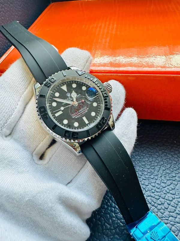 Rolex Yacht-Master Watch with Rubber Straps For Men's Rolex Yacht-Master Watch with Rubber Straps For Men's