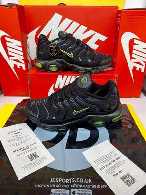 Nike Air Max Plus Black Volt Glow Trainers For Men's Nike Men's Trainers Trainer TNS TN's 1:1 Black Volt Glow AAA Nikes Air Max Plus TN Men Mens Rep Replica Shoes Fake Man Mans Duplicate Sneakers Copy Cheap Sneaker Sale UK Reps MAX.TN Air.Max AJ2013-001 Wolf Grey Copies Ist