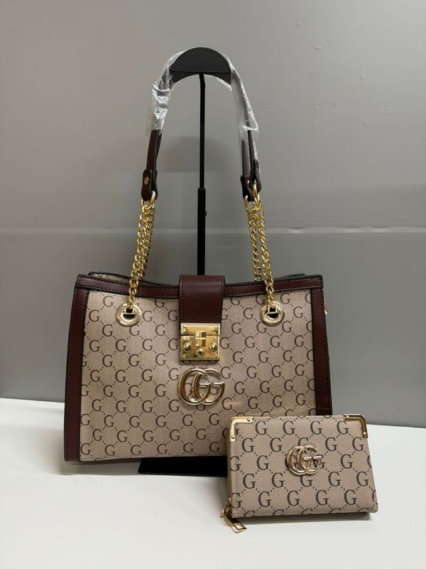 Gucci Women GG Supreme Padlock Handbag Gucci Women's Supreme Padlock Brown Bags Replica Fake AAA Sale UK Woman Cheap Price First Copy Reps Luxury Stylish Rep Crossbody Bag Stylish Fashion Totebags Mini Purses Designer GG Brand Logo Original 1st Copies Ladies Purse Duplicate