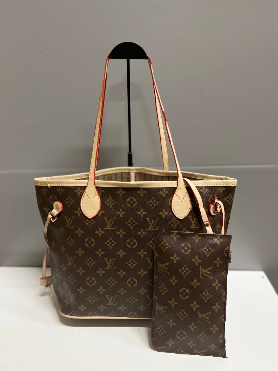 Louis Vuitton Women's Brown MM Tote Bag Designer Fake Reps Sale UK Women First Copy Rep Shoulder Bags Ladies Cheap Price Replica Luxury Totebag Woman Fakes 1st Copies Leather Purse 1:1 LV Brand Logo Monogram Canvas AAA Duplicate Girls