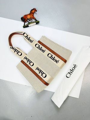 CHLOE Woody branded linen shoulder bag CHLOE Woody branded linen shoulder bag
