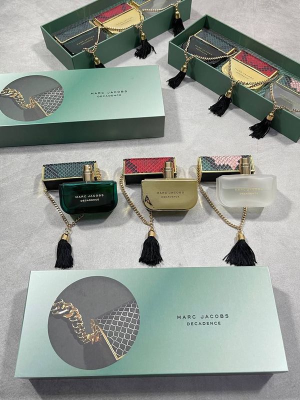 Marc Jacobs Mini Perfume Set Gift Marc Jacobs Mini Perfume Set Gift