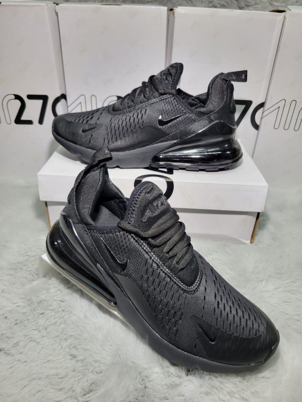 NIKE Men's Air Max 270 Trainers Low Triple Black