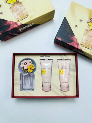 Marc Jacobs Daisy Perfume Gift Set Marc Jacobs Daisy Perfume Gift Set