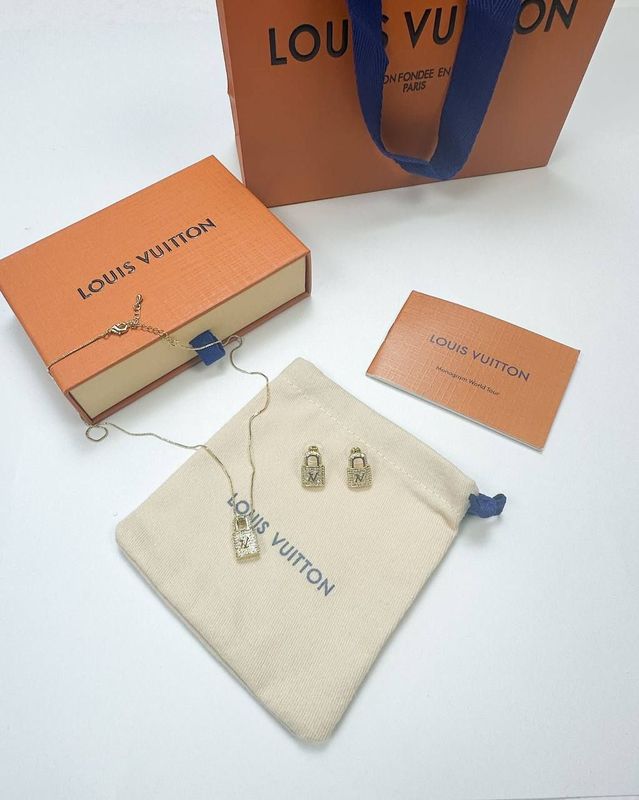 Louis Vuitton LV Women's Lock Necklace Earrings Louis Vuitton Women's Lock Necklace Earrings Fake Rep Sale UK Woman First Copy Cheap Price Replica Padlock Pendant Girls 1st Copies Luxury 1:1 Jewellery Fashion Fakes Reps White Crystal Jewelry 1 to 1 LV Brand Logo AAA Duplicate