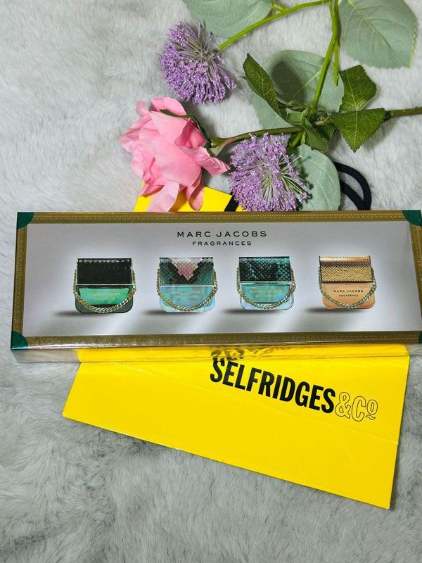 Marc Jacobs Perfume Gift Set of 4 For Men's Marc Jacobs Perfume Gift Set of 4 For Men's