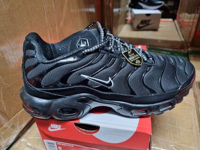 Nike TN Air Max Plus Triple Black Men's Trainers Nike TN Air Max Plus Triple Black Men's Trainers