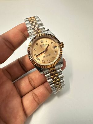 Rolex Datejust 68273 Gold and Silver Watch For Women's Rolex Datejust 68273 Gold and Silver Watch For Women's