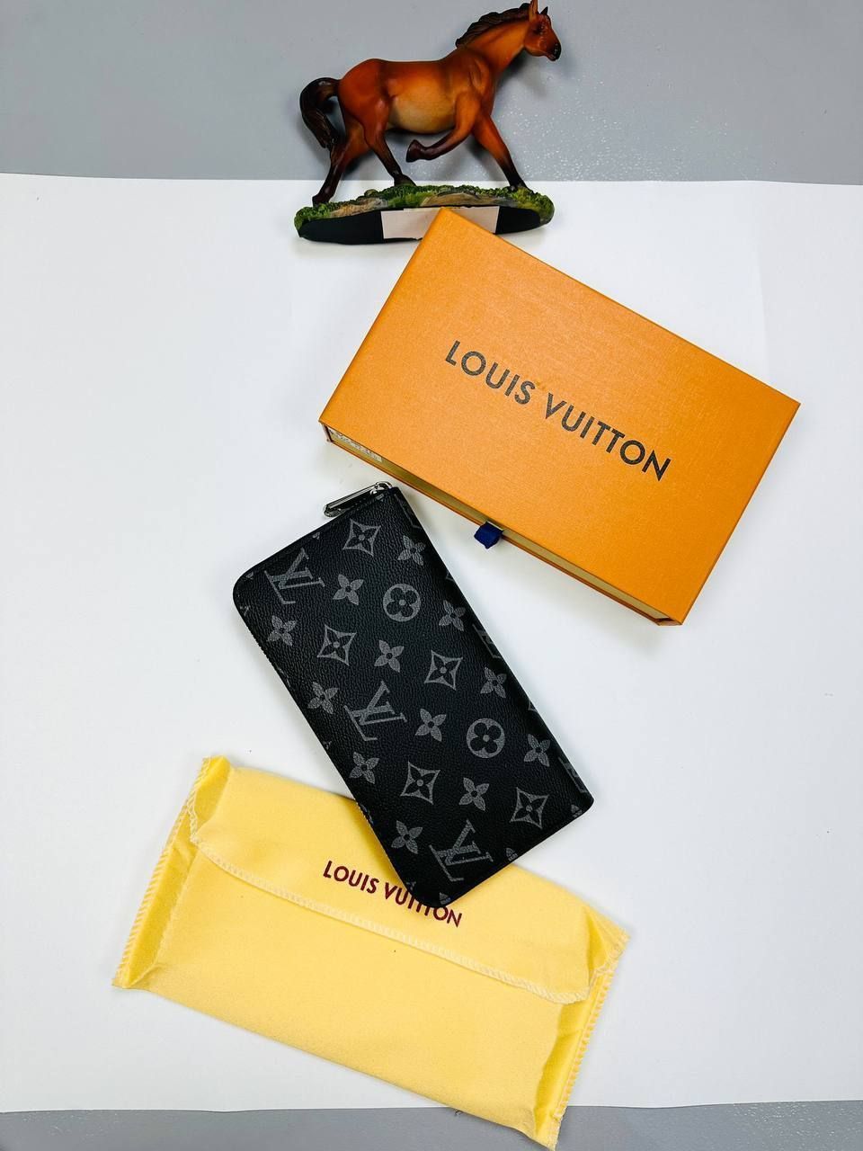Louis Vuitton Women's LV Monogram Felicie Pochette Zip Up Wallet, Colors: Black LV Monogram
