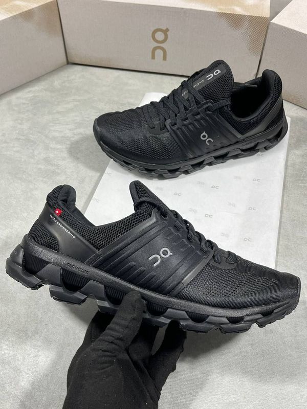 On Running Cloudswift 3 in Triple Black For Men's On Running Cloudswift 3 in Triple Black For Men's