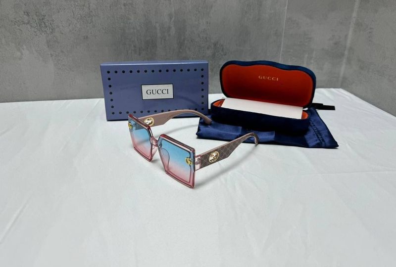Gucci Men Women Pink Shade Square Sunglasses Gucci Men Women Pink Shade Square Sunglasses