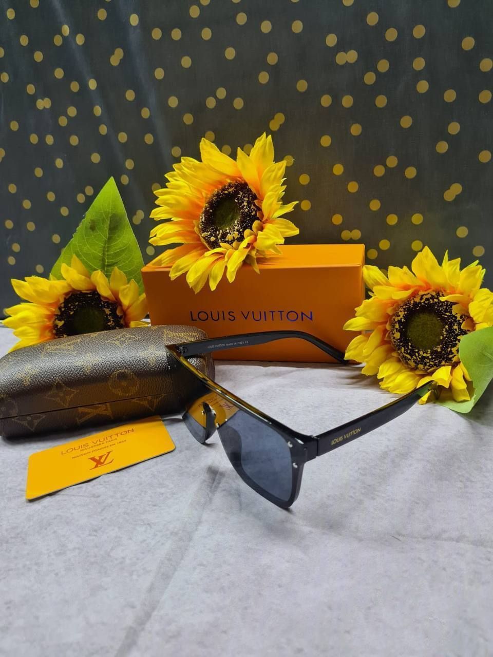 Louis Vuitton Men's Women's Designer Black Sunglasses Fake Sale UK Man Woman First Copy Fakes Reps Cheap Price Luxury Sunglass Men Women 1st Copies Eyewear Rep 1:1 LV Brand Logo Replica Plastic Square Frame Duplicate 1 to 1 Unisex AAA