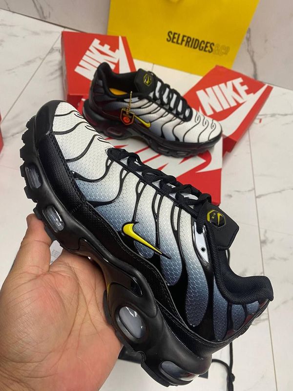 Nike Air Max Plus TN Black Opti Yellow Trainers For Men's