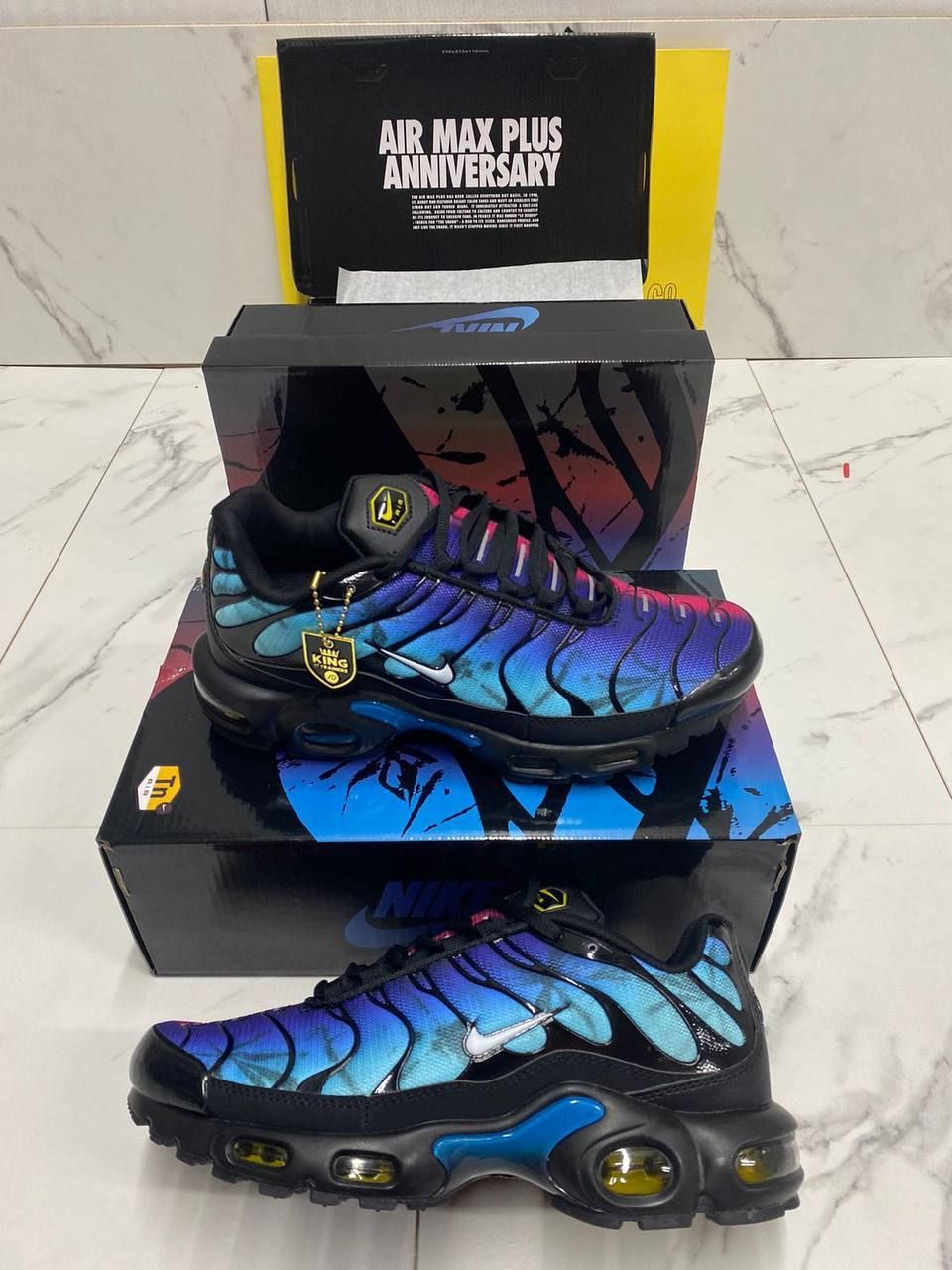 Nike Men's Trainers Trainer TNS TN's 1:1 25th Anniversary UK	Nikes Air Max Plus TN Men Mens Rep Replica Shoes Fake Man Mans Duplicate Sneakers Copy Cheap Sneaker Sale Reps MAX.TN Air.Max FV0393-001 Varsity Red White Black