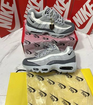 Nike Air Max 95 Grayscale Trainers For Men's Nike Air Max 95 Grayscale Trainers For Men's