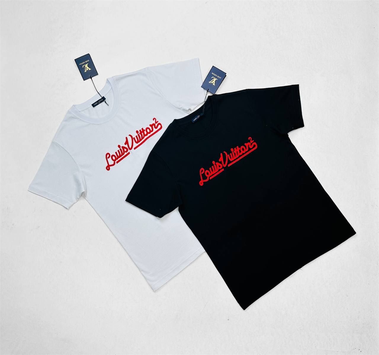 Louis Vuitton Men Women LV² Logo Black White T-shirt Fake Rep AAA Sale UK Men's Women's First Copy Replica T-shirts Man Woman Cheap Price Tshirts Fakes Reps 1st Copies Designer Tee Shirts 1:1 T Shirt Luxury LV Brand 1 to 1 Tshirt Duplicate
