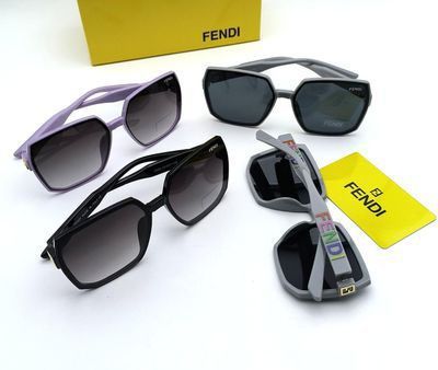 Fendi Square Frame Sunglasses in Different Colors Fendi Square Frame Sunglasses in Different Colors