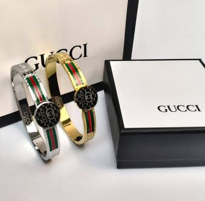 Gucci Buckle Bracelet For Women's in 2 Colors Gucci Buckle Bracelet For Women's in 2 Colors