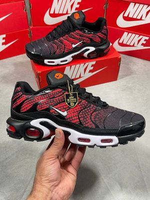 Nike Air Max Plus TN Black/Red Men's Trainers Nike Air Max Plus TN Black/Red Men's Trainers
