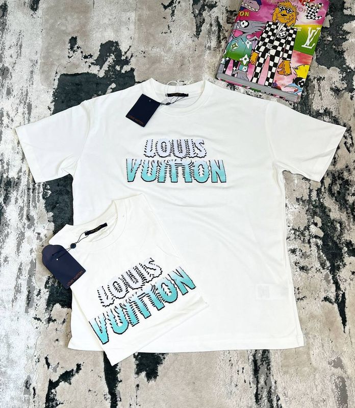 Louis Vuitton Men's Women's Designer White T-shirt Reps AAA Sale UK Men Women First Copy Rep T-shirts Man Woman Cheap Price Fake Replica Tee Shirt 1st Copies Fakes LV Brand Logo Luxury T Shirts 1:1 Unisex Tshirt Duplicate Tshirts Original 
