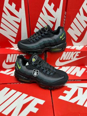 Nike Air Max 95 Retro Logo Neon Black Men's Trainers Nike Air Max 95 Retro Logo Neon Black Men's Trainers