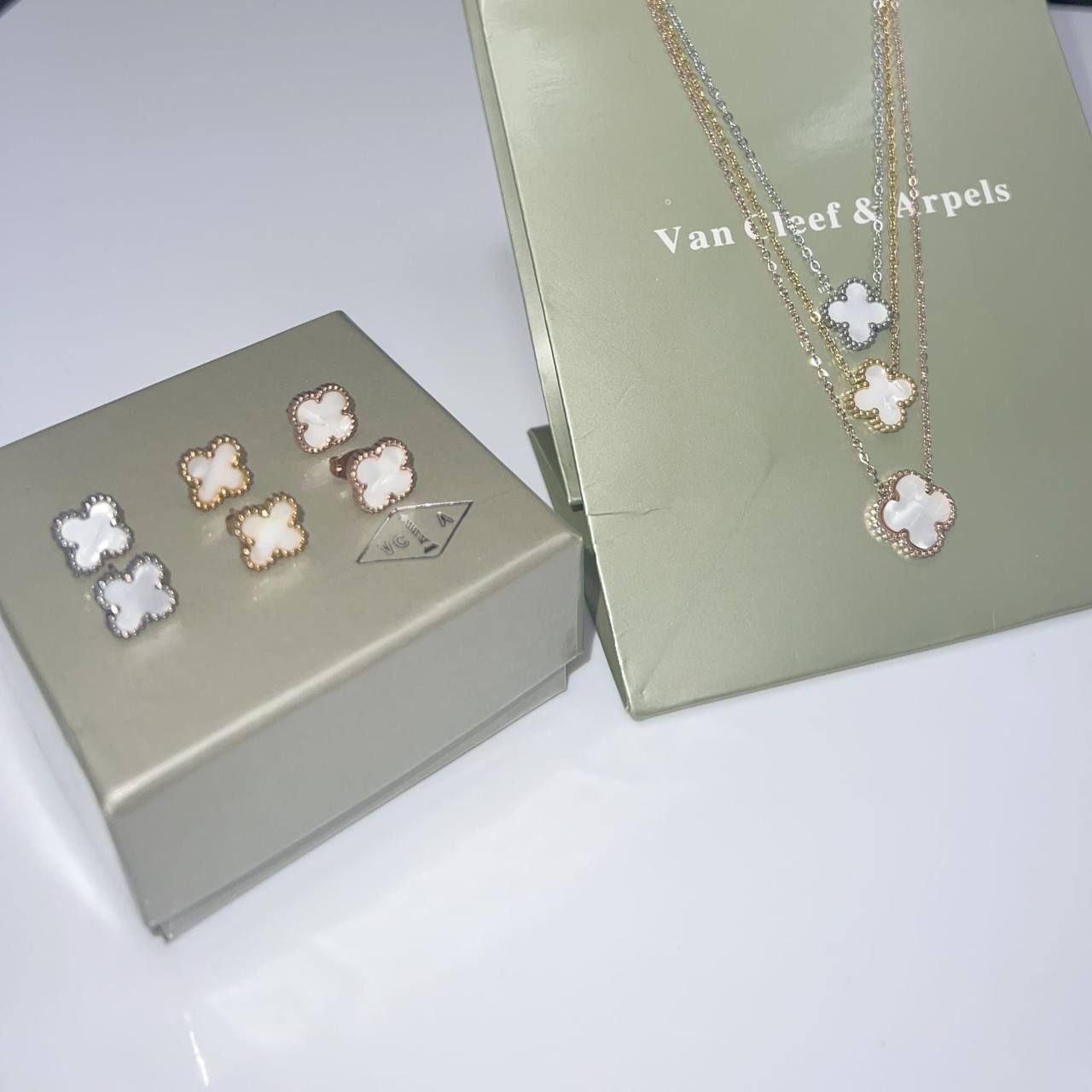 Van Cleef & Arpels Four Leaf Clover White Necklace & Earrings Sets For Women's in Different Chain Colors