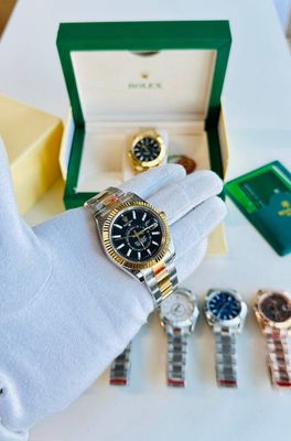 Rolex Sky-Dweller Yellow Gold Men's Watch Rolex Sky-Dweller Yellow Gold Men's Watch