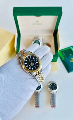Rolex Sky Dweller Black Dial Men's Watch Two Tone Rolex Sky Dweller Black Dial Men's Watch Two Tone