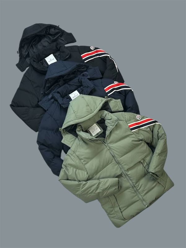 Moncler Hooded Down Puffer Jackets For Men's in Different Colors Moncler Hooded Down Puffer Jackets For Men's in Different Colors