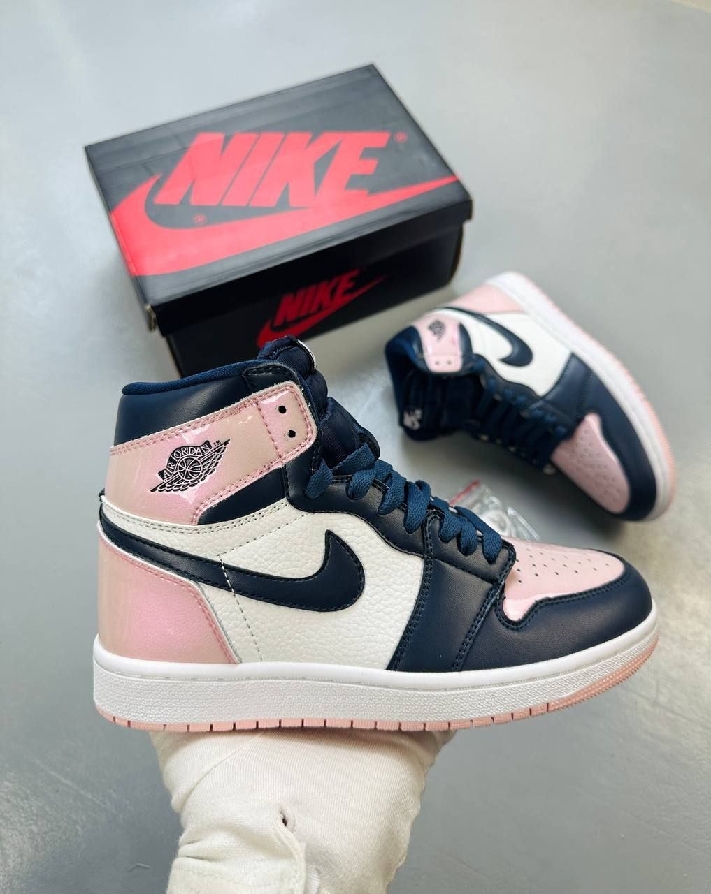 Nike Air Jordan 1 Retro High Black Crimson Tint in Pink/White Color Women's Trainers Nike Air Jordan 1 Retro High Black Crimson Tint in Pink/White Color Women's Trainers