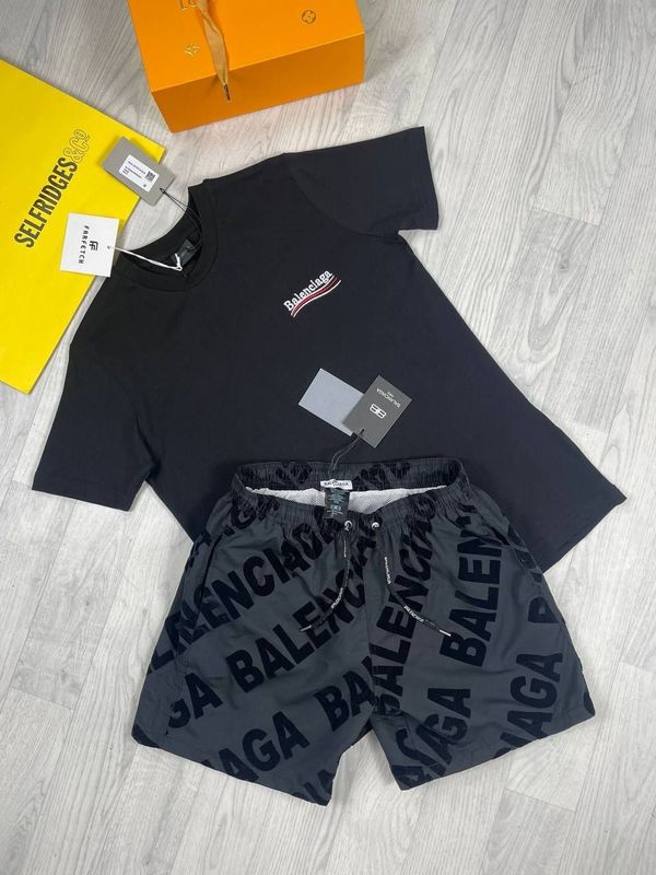 Balenciaga Logo T-shirt Shorts Set Balenciaga Logo T-shirt Shorts Set