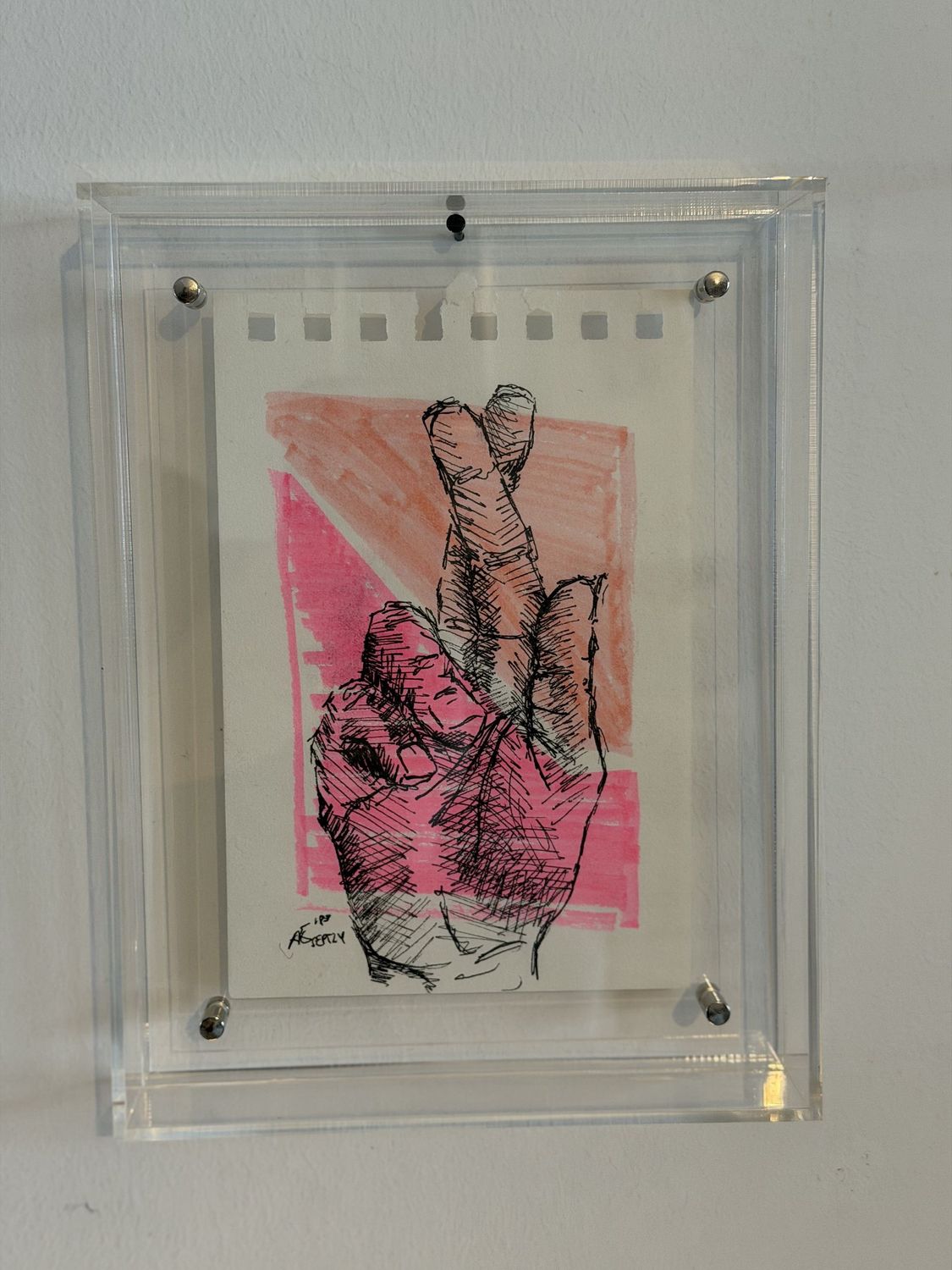Sketch "fingers crossed"