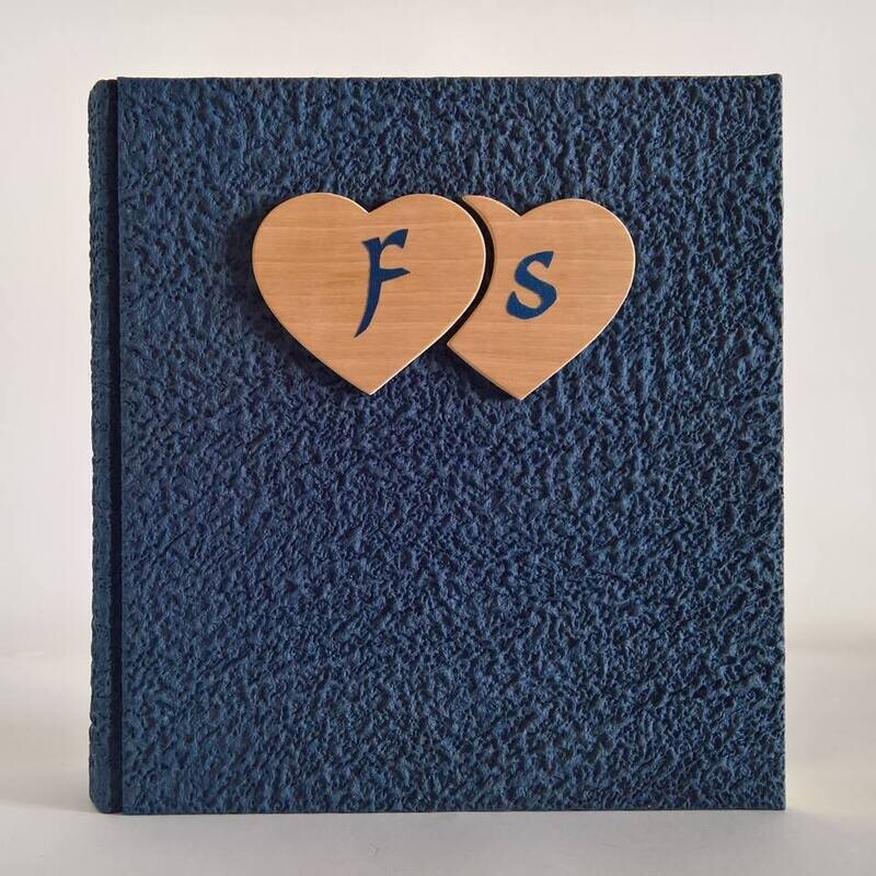 Album fotografico moonrock blu cuori legno e iniziali