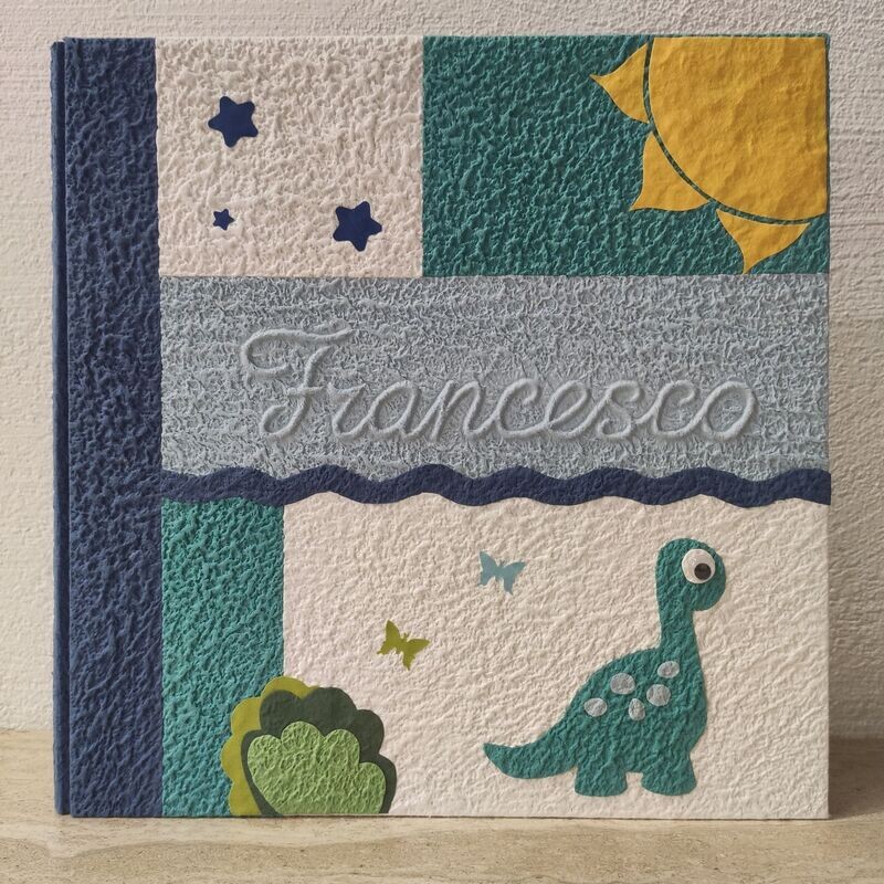 Album fotografico patchwork dinosauro e nome bassorilievo