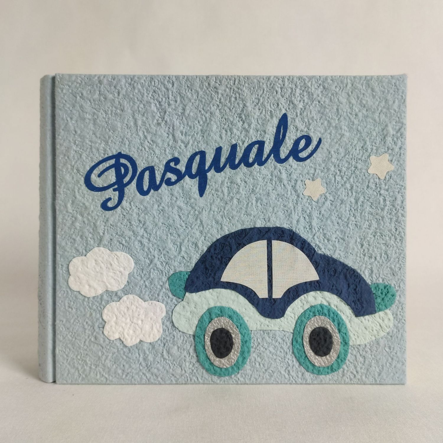 Album fotografico con automobilina e nome
