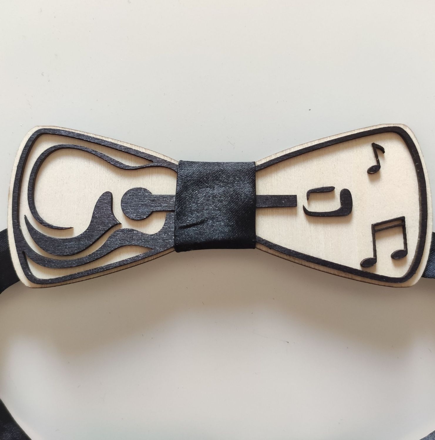 Papillon in legno chitarra