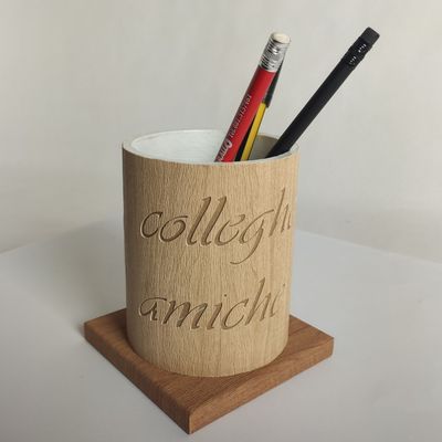 Portapenne con cuore e frase incisa legno