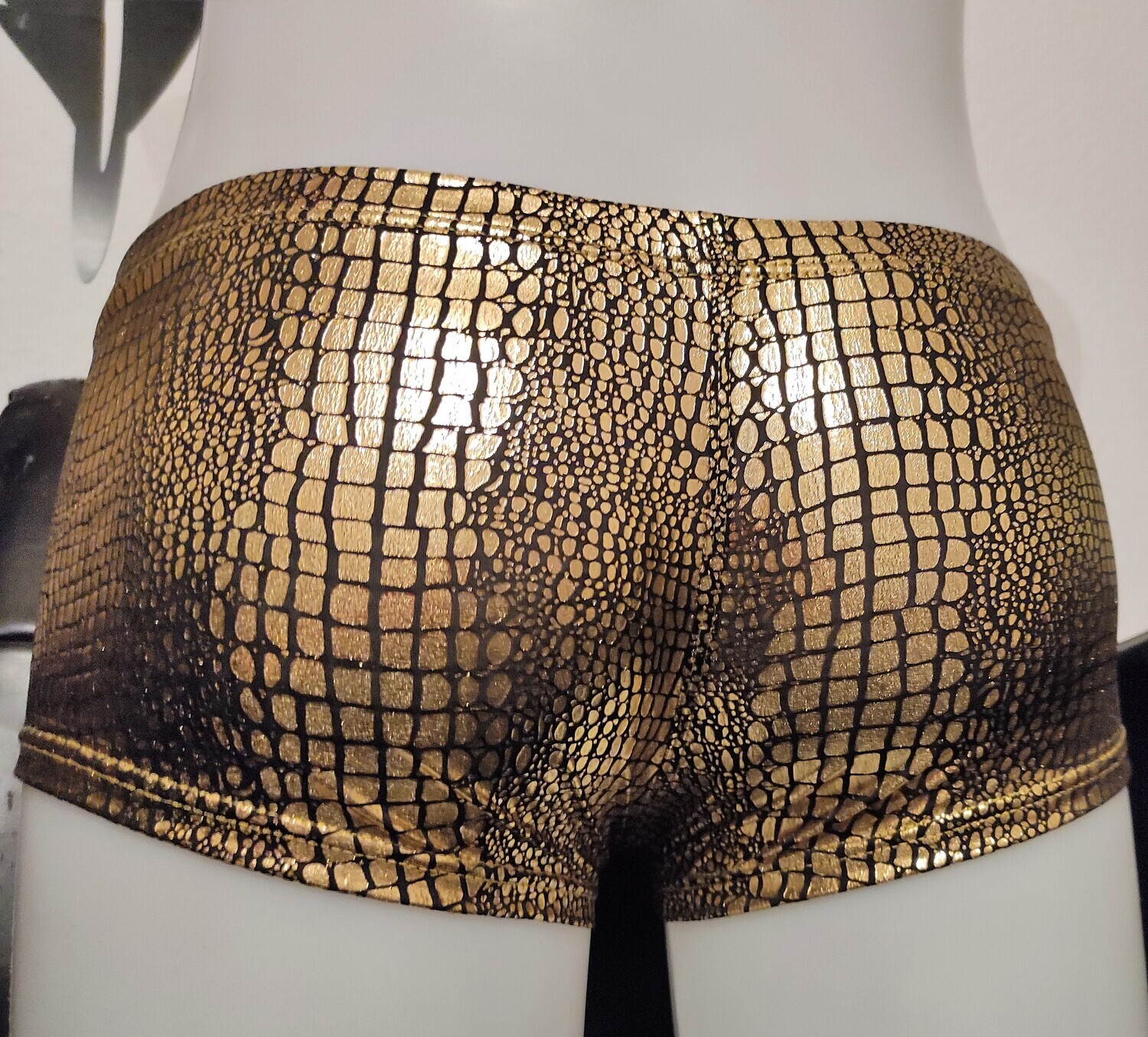 &quot;Glossy Gold&quot; Wetlook Pants/Hipster/Shorts, Spiegelglanz, Softbund, Gr. M - 2XL
