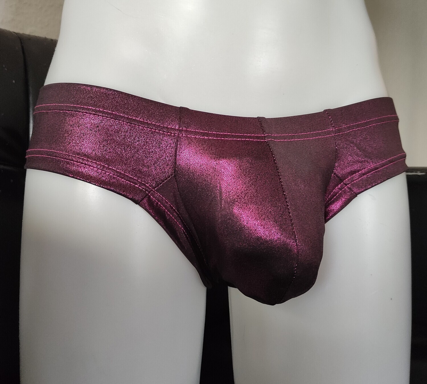 Hot Pants / Shiny Hipster, Wetlook Style, Soft Touch Cold-Metallic Bordeaux  XXL