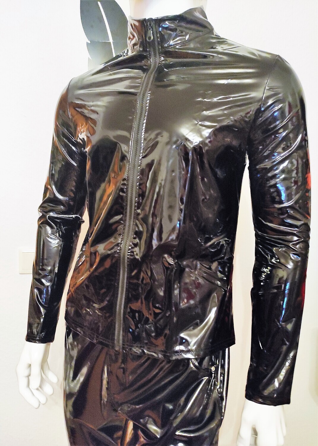 BRAND NEW! X-tra Hot ! Herren Lackleder Hemd Glossy Lack in Black, Größe M