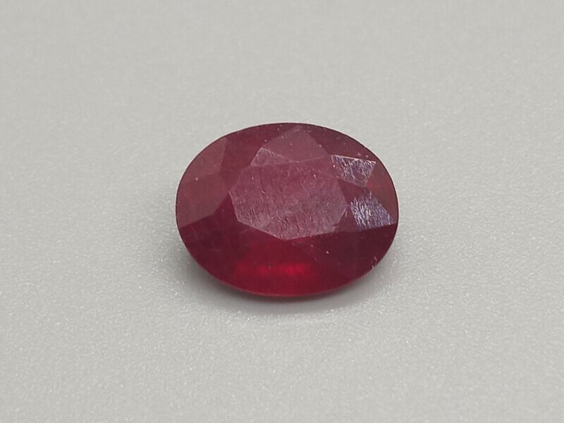 AFRICAN RUBY,  OVAL CUT,  3.90 CTS