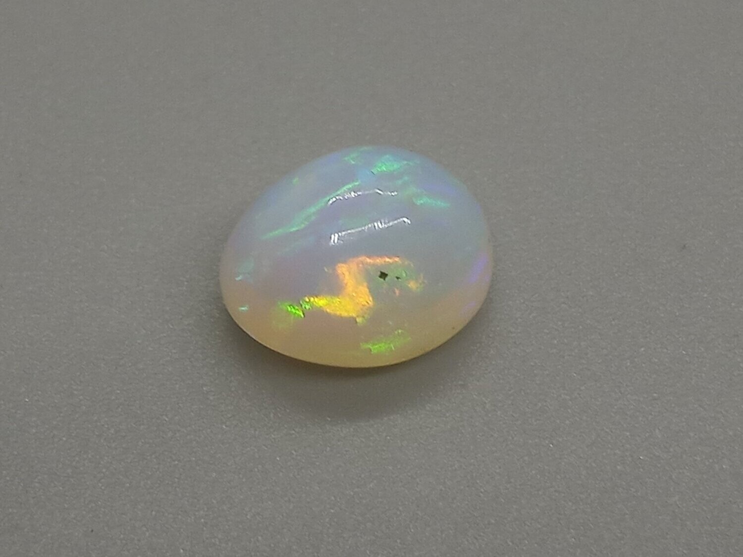 ETHIOPIAN OPAL CABACHON CUT 3.35 CTS