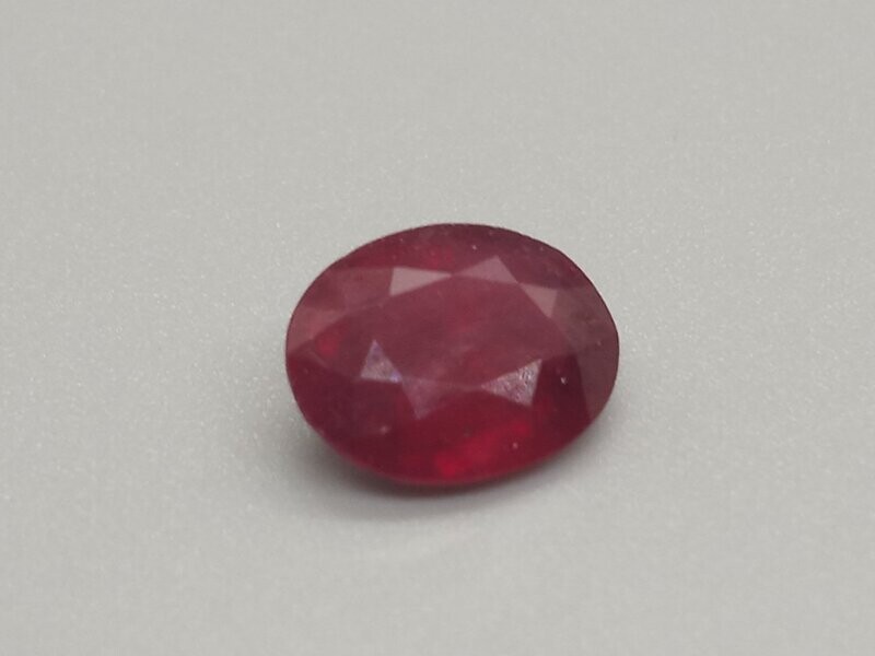 AFGHAN RUBY, OVAL CUT,  3.85 CTS