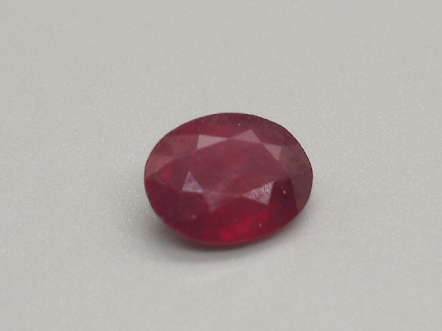 AFGHAN RUBY, OVAL CUT,  3.85 CTS