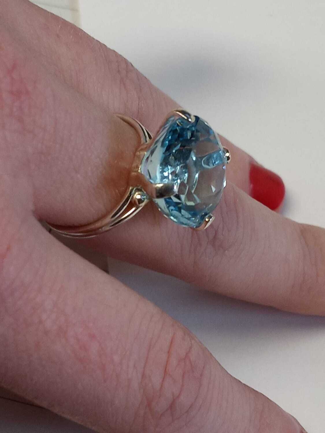 Blue Topaz Gemstone Ring, sz 7