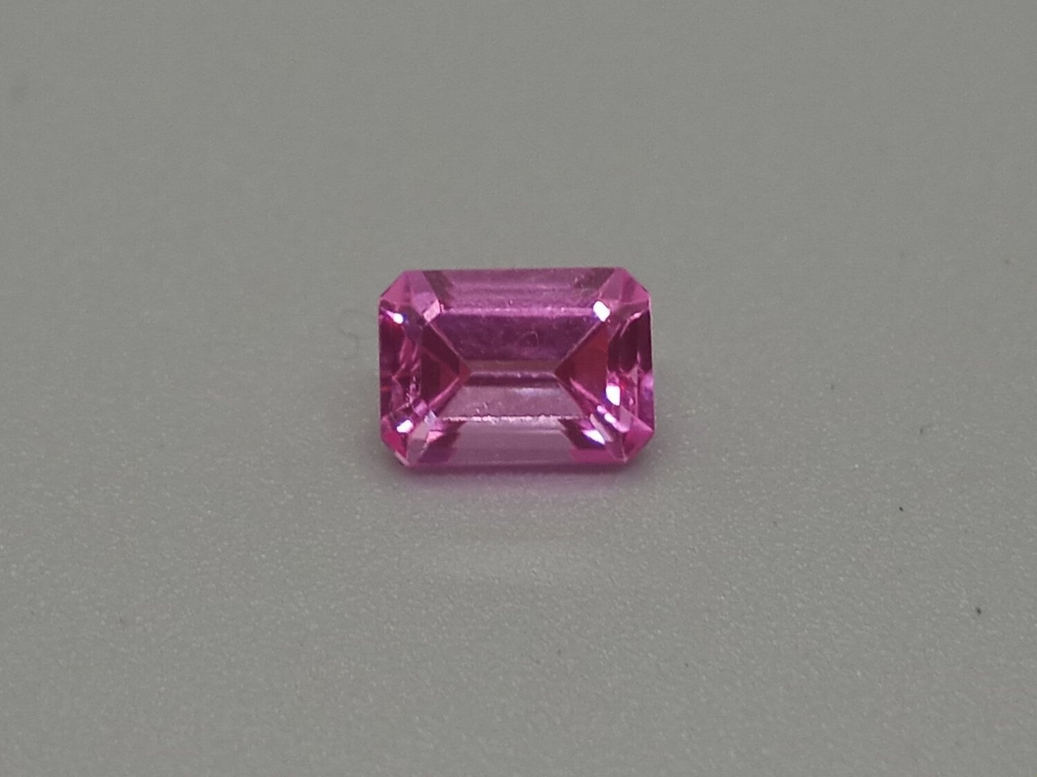SAPPHIRE, RED, EMERALD CUT, 1.50 CTS